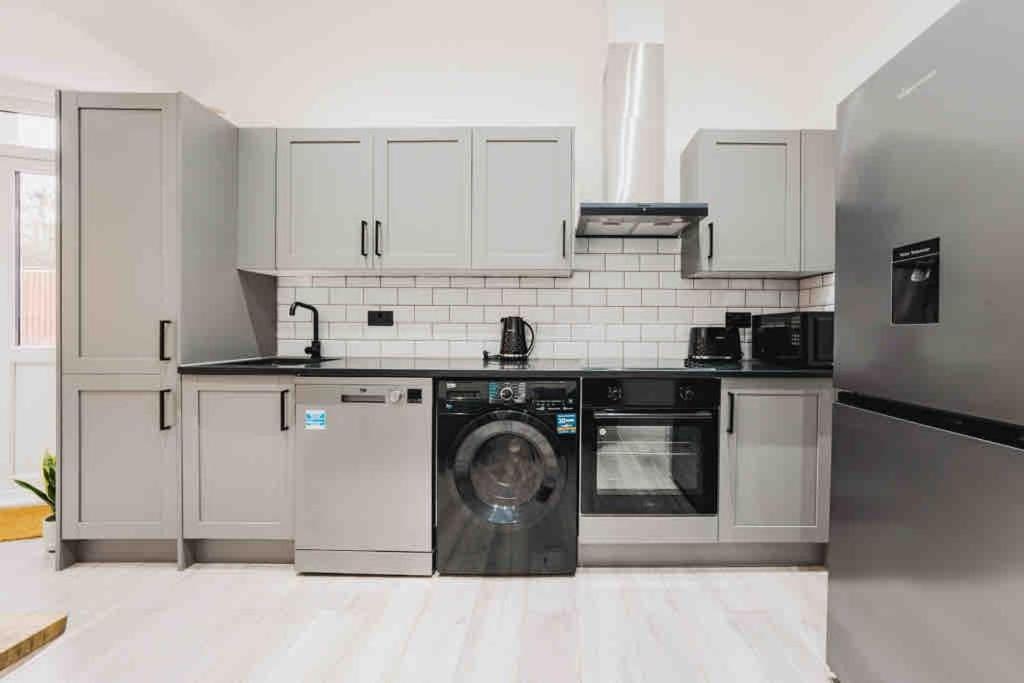 Modern 2 Bed Flat Near Wembley Stadium Londra