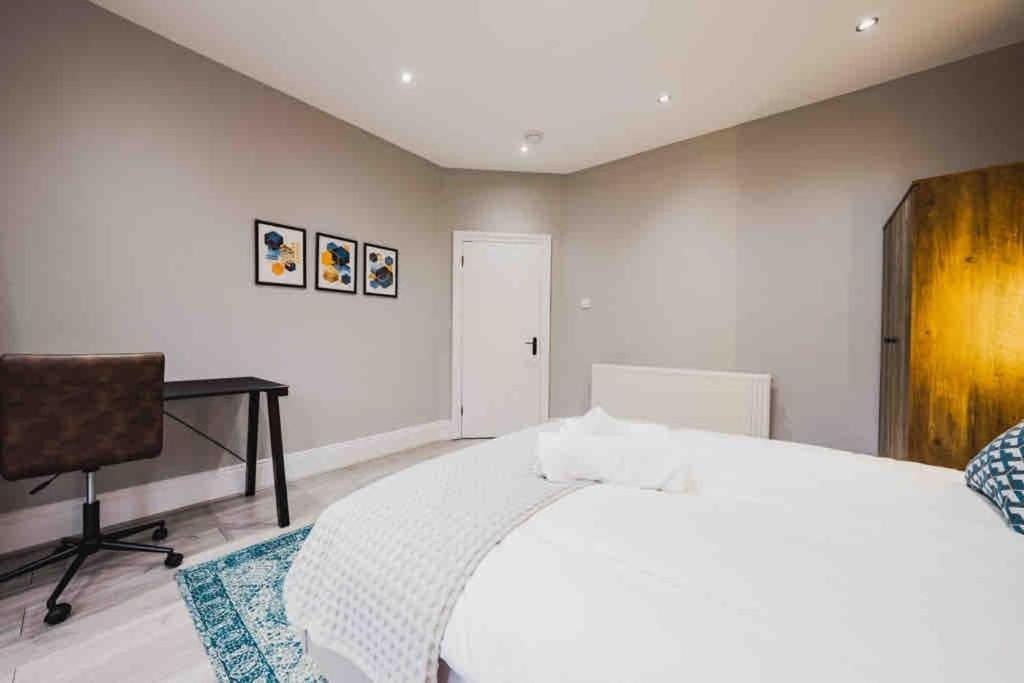 Apartament Modern 2 Bed Flat Near Wembley Stadium *